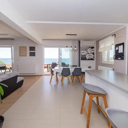 Apartment Sea View